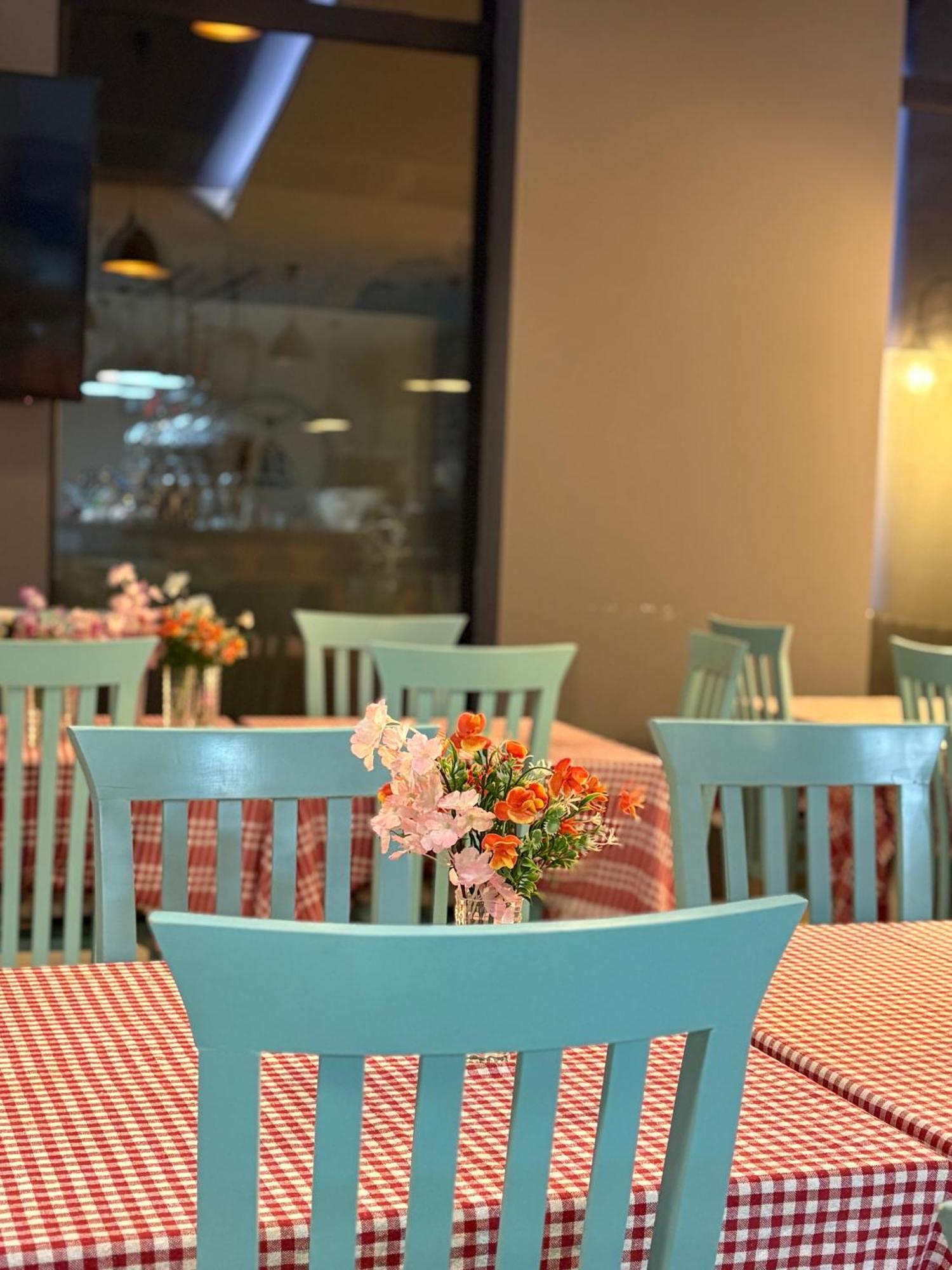 Hotel Saint Tropez Durres Bisht Kamez Zewnętrze zdjęcie